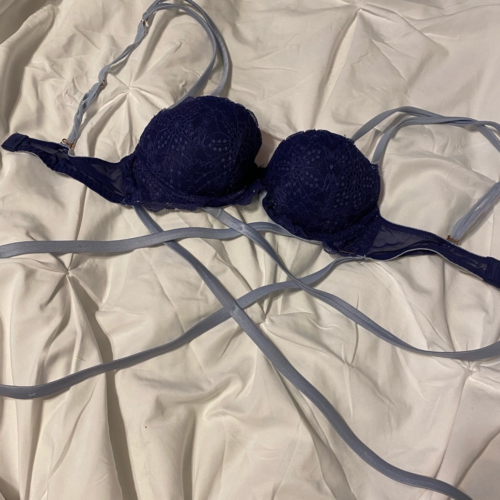 Victoria’s Secret bra 32B
